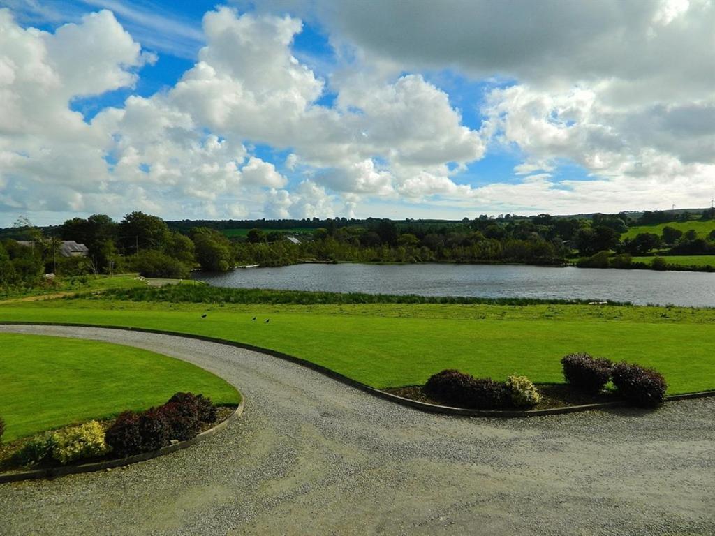 Lake House Dunmanway Exterior photo
